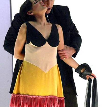 Anna Netrebko als Donna Anna mit Thomas Hampson als Don Giovanni, Salzburger Festspiele 2002 &copy;&nbsp;Foto: Reuters/Leonhard Foeger. 
Anna Netrebko als Donna Anna mit Thomas Hampson als Don Giovanni,
Salzburger Festspiele 2002